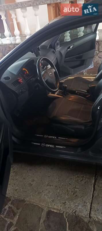 Универсал Opel Astra 2009 в Хусте