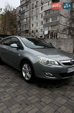 Універсал Opel Astra 2011 в Хмельницькому