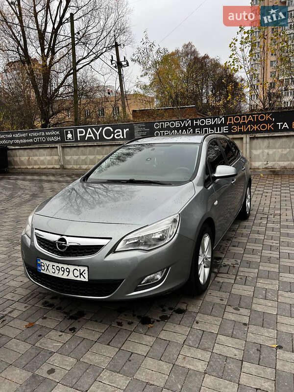 Універсал Opel Astra 2011 в Хмельницькому