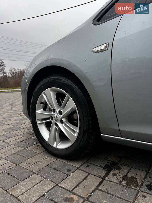 Універсал Opel Astra 2011 в Хмельницькому