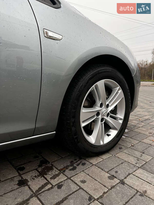 Універсал Opel Astra 2011 в Хмельницькому