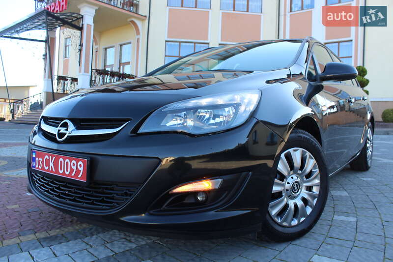 Універсал Opel Astra 2015 в Трускавці