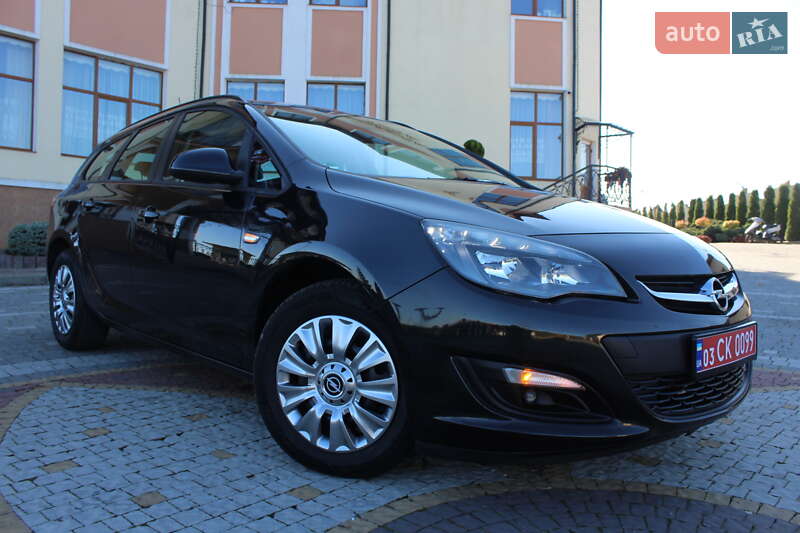Універсал Opel Astra 2015 в Трускавці