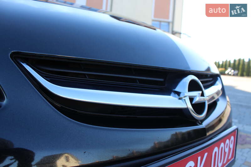 Універсал Opel Astra 2015 в Трускавці