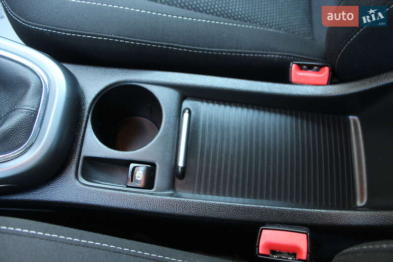 Універсал Opel Astra 2015 в Трускавці