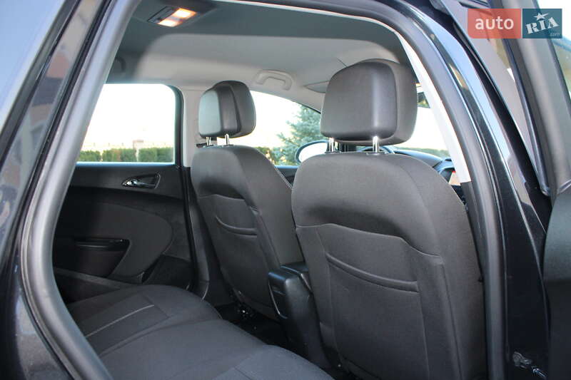 Універсал Opel Astra 2015 в Трускавці