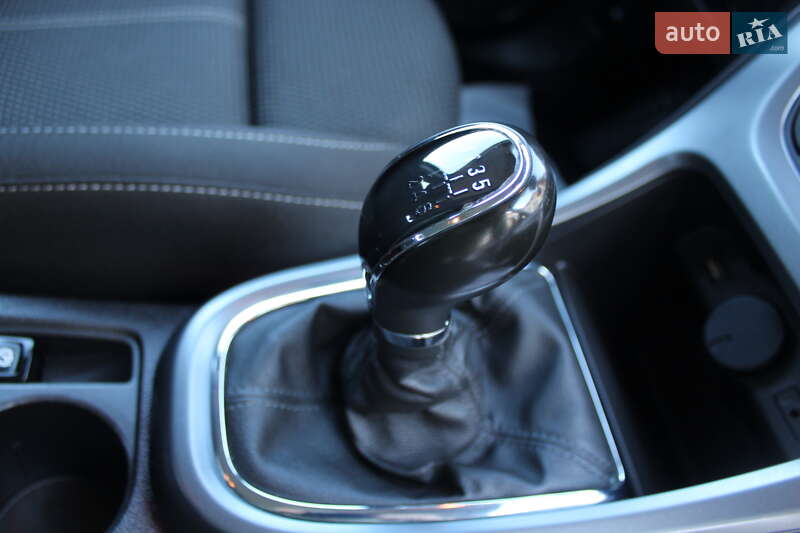 Універсал Opel Astra 2015 в Трускавці