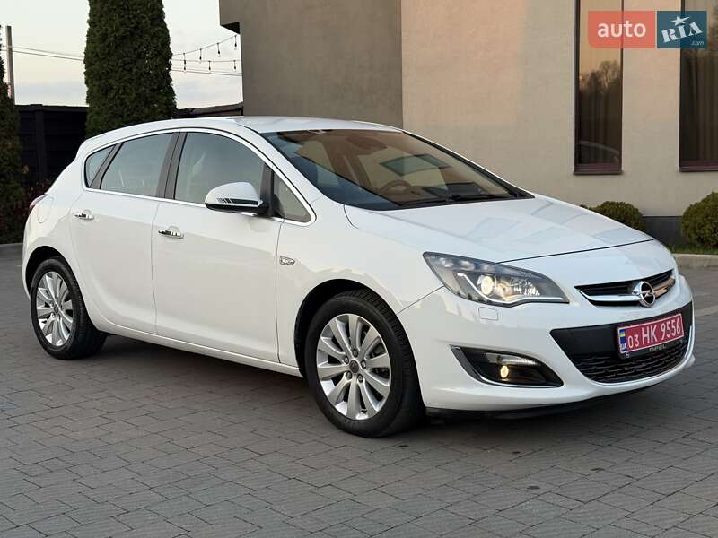 Хэтчбек Opel Astra 2014 в Стрые