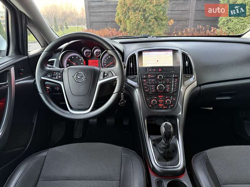 Хэтчбек Opel Astra 2014 в Стрые