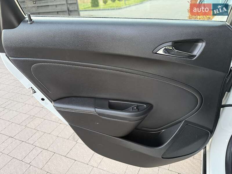 Хэтчбек Opel Astra 2014 в Стрые