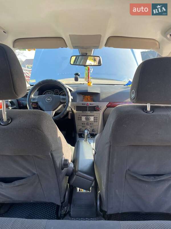 Хетчбек Opel Astra 2004 в Яремчі