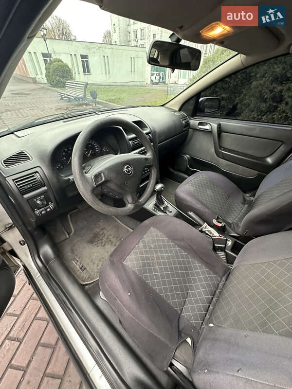 Хэтчбек Opel Astra 2004 в Днепре