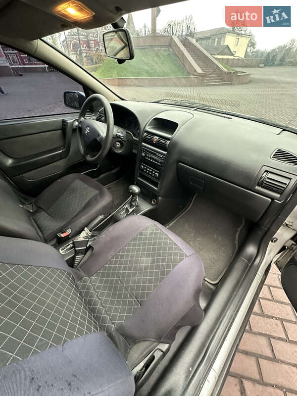 Хэтчбек Opel Astra 2004 в Днепре