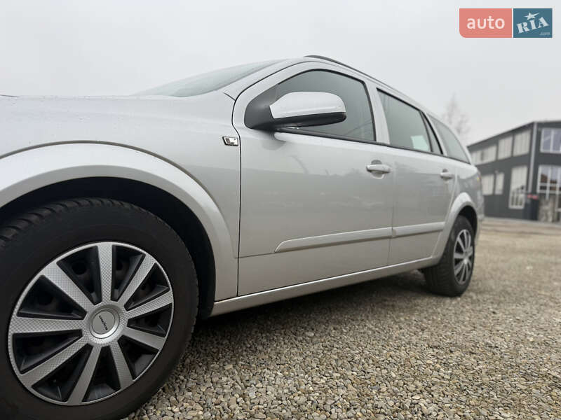 Универсал Opel Astra 2006 в Калуше