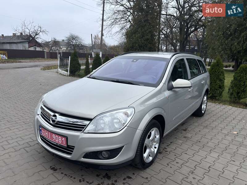 Универсал Opel Astra 2008 в Луцке