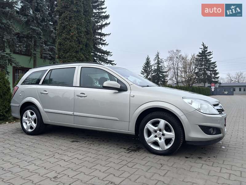 Универсал Opel Astra 2008 в Луцке