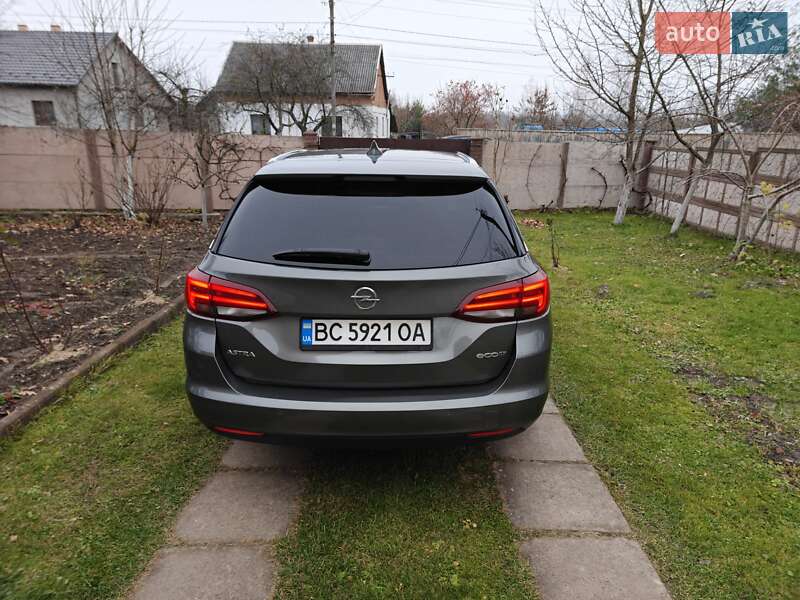 Універсал Opel Astra 2016 в Львові