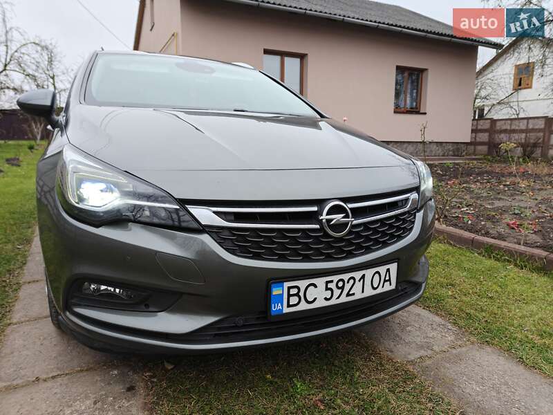 Універсал Opel Astra 2016 в Львові