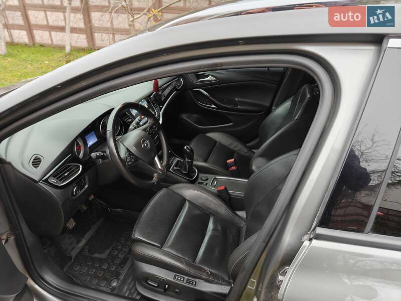 Універсал Opel Astra 2016 в Львові