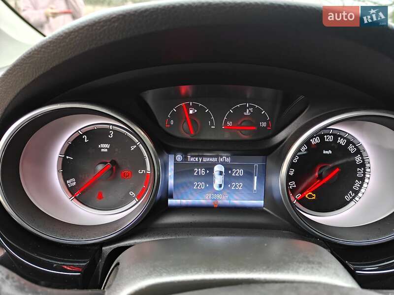 Універсал Opel Astra 2016 в Львові