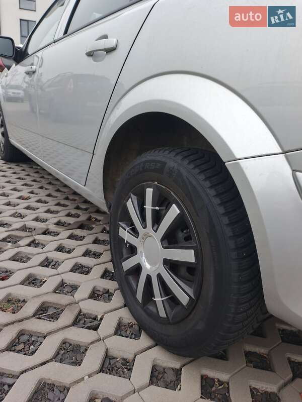 Универсал Opel Astra 2009 в Луцке