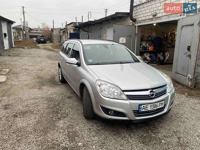 Універсал Opel Astra 2008 в Кам'янському