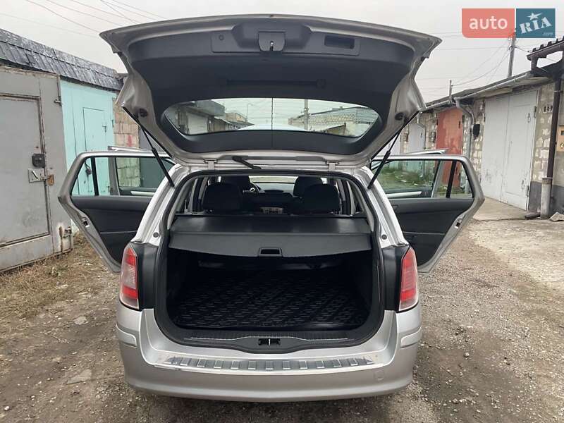 Універсал Opel Astra 2008 в Кам'янському