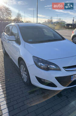 Универсал Opel Astra 2015 в Дрогобыче