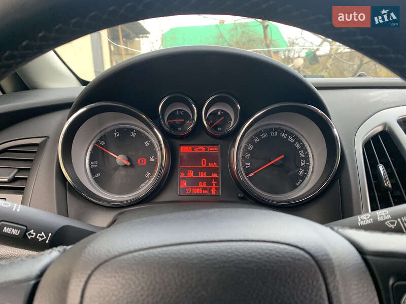 Універсал Opel Astra 2015 в Дрогобичі