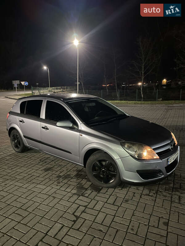 Хетчбек Opel Astra 2005 в Калуші
