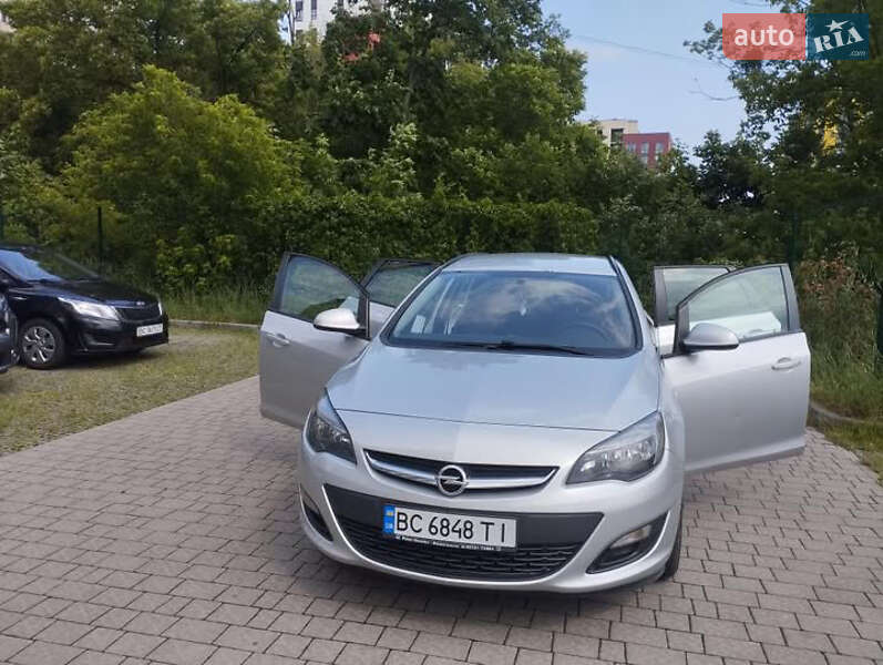 Универсал Opel Astra 2015 в Львове