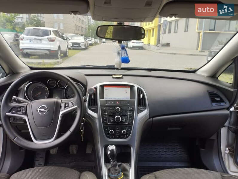 Универсал Opel Astra 2015 в Львове