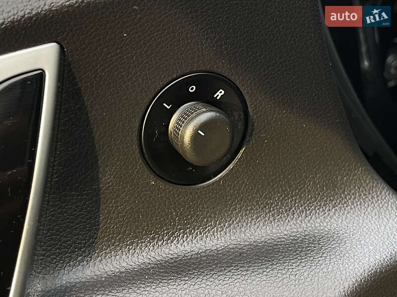 Універсал Opel Astra 2012 в Рівному