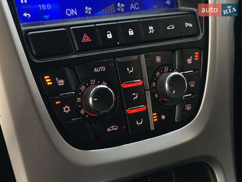 Універсал Opel Astra 2012 в Рівному