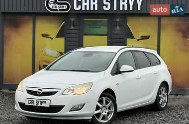 Универсал Opel Astra 2011 в Стрые