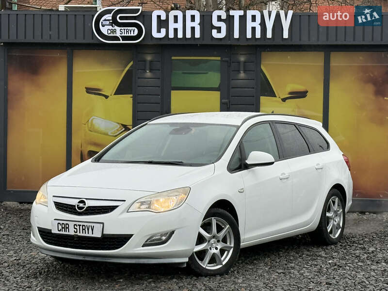 Opel Astra 2011