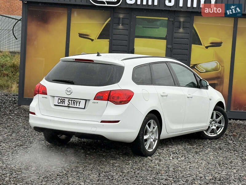 Універсал Opel Astra 2011 в Стрию