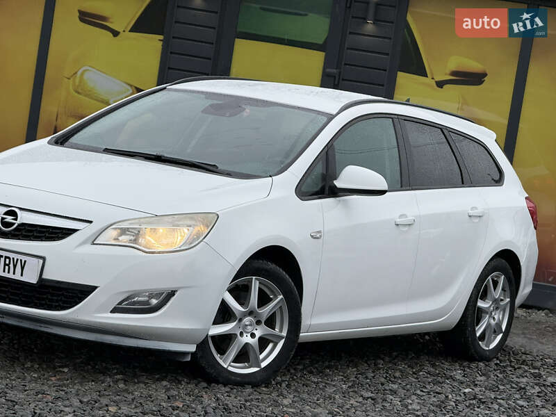 Універсал Opel Astra 2011 в Стрию