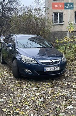 Універсал Opel Astra 2011 в Львові