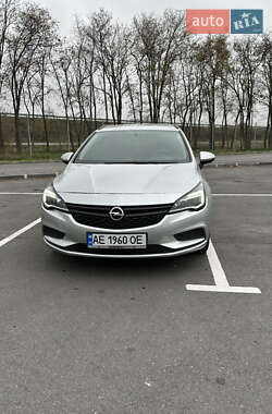 Універсал Opel Astra 2017 в Дніпрі