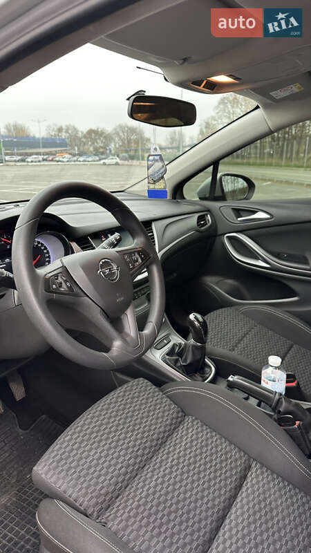 Універсал Opel Astra 2017 в Дніпрі