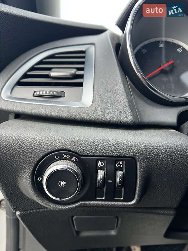 Универсал Opel Astra 2013 в Черновцах фото 13 Универсал Opel Astra 2013 в Черновцах