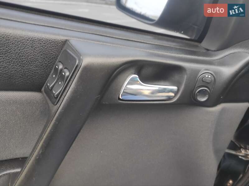 Седан Opel Astra 2007 в Сумах