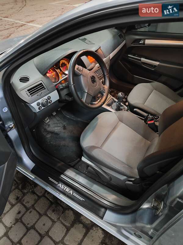 Хетчбек Opel Astra 2006 в Рівному фото 6 Хетчбек Opel Astra 2006 в Рівному
