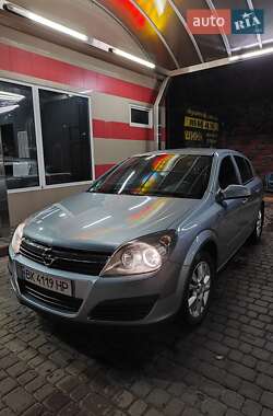 Хетчбек Opel Astra 2006 в Рівному