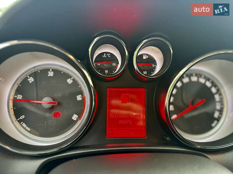 Універсал Opel Astra 2013 в Рівному