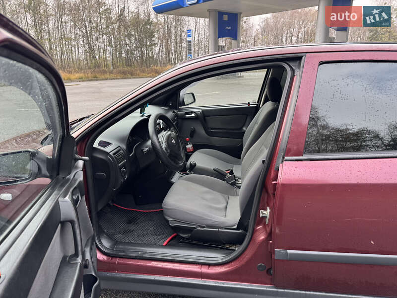 Седан Opel Astra 2007 в Славуті