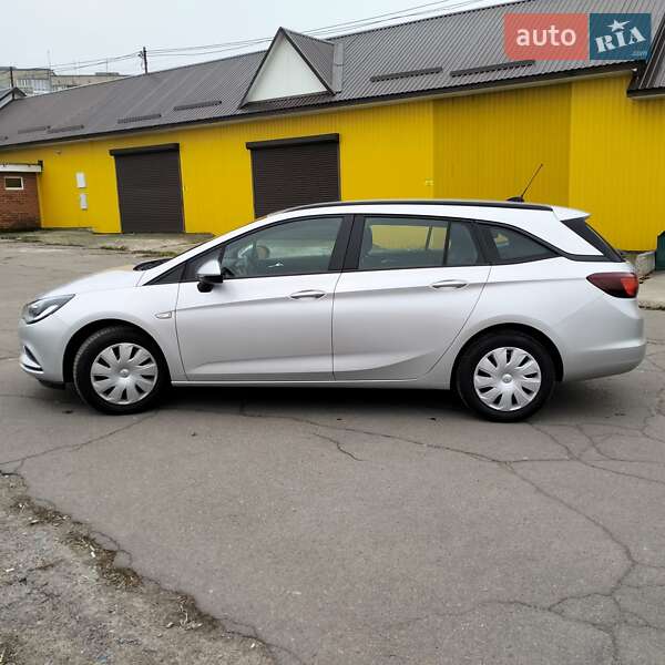 Универсал Opel Astra 2019 в Ровно