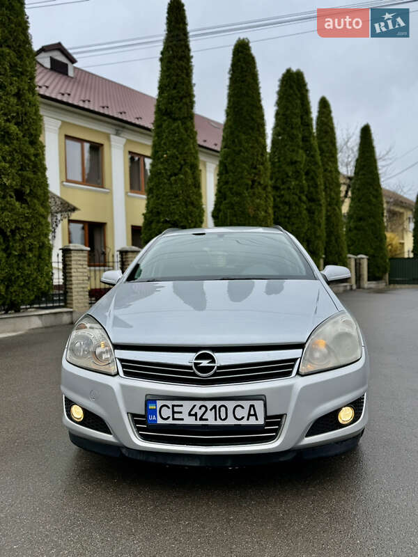 Універсал Opel Astra 2008 в Чернівцях
