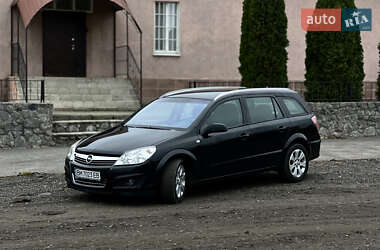 Универсал Opel Astra 2008 в Ахтырке